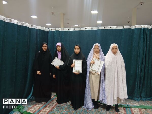 تجلیل از نخبگان قرآنی و نمایشگاه میثاق با شهدا در حاشیه نماز جمعه خداآفرین