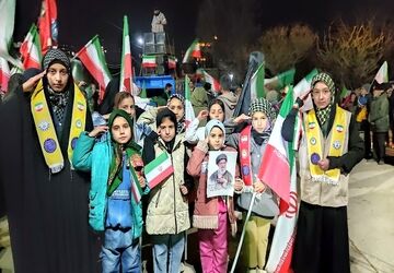 مردم انقلابی شهر بار سنگر خیابان را رها نخواهند کرد