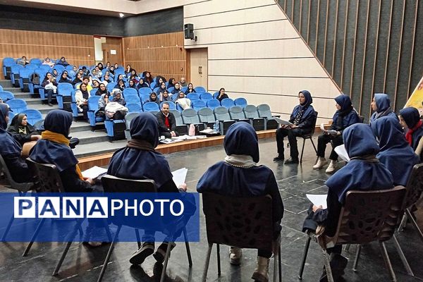  جشنواره «فردا»؛ جایی که خلاقیت دانش‌آموزان شهرقدس به صحنه آمد.