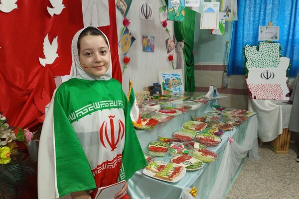 افتتاحیه طرح  «ایرانمون» در مدرسه شهدای گمنام بهارستان‌دو