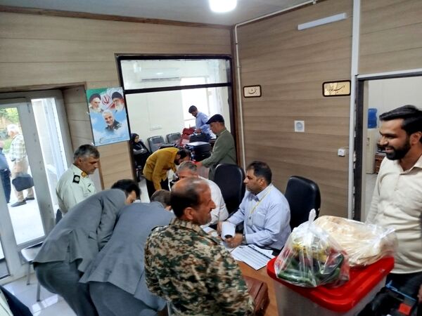 توزیع صندوق‌های اخذ رای دور دوم چهاردهمین دوره انتخابات ریاست جمهوری شهرستان کاشمر 