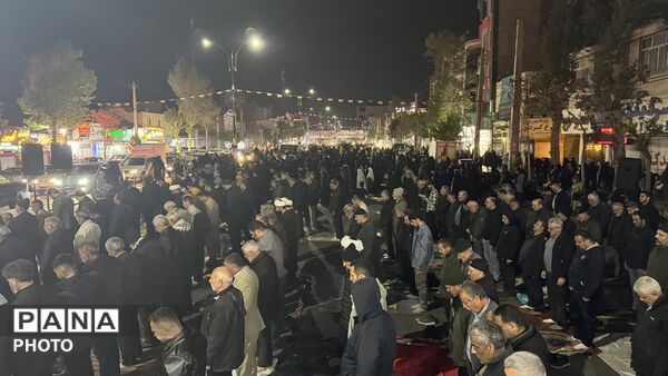 اقامه نماز استغاثه و تجدید بیعت در اجتماعات شبانه شهرستان ساوجبلاغ