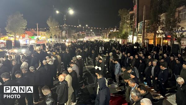 اقامه نماز استغاثه و تجدید بیعت در اجتماعات شبانه شهرستان ساوجبلاغ