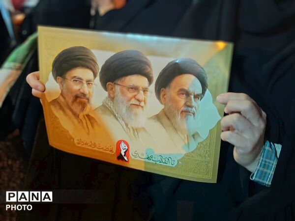 میدان در شب صد و سی میزبان دلدادگان وطن