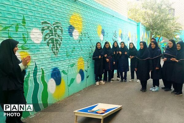 حضور کاروان مهر کانون فرهنگی تربیتی شهید رجایی در مدارس ناحیه دو شهرری 