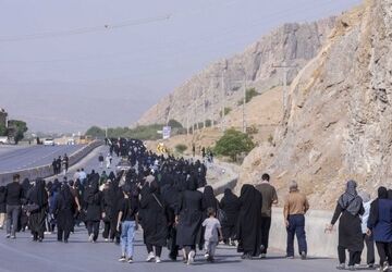 آیین بزرگ راهپیمایی جاماندگان اربعین؛در شهرستان خرم آباد