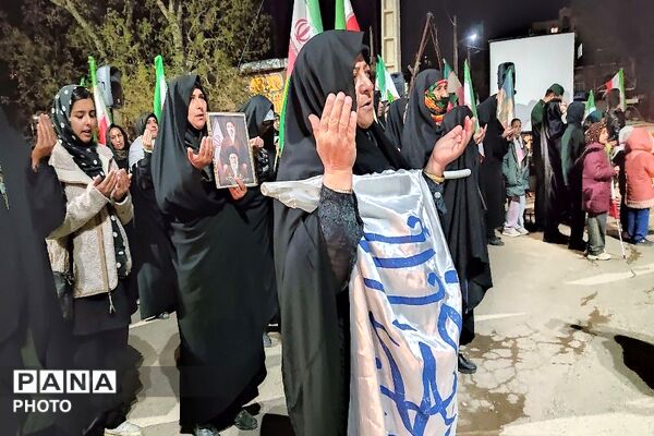 حضور در تجمعات خیابانی یعنی هیات من الذله در برابر دشمن زورگو و دروغگو