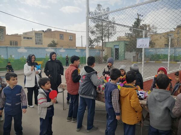  نمایشگاه دست‌سازه‌های دانش‌آموزی در دبستان حضرت قاسم بن‌الحسن‌(ع) ناحیه یک