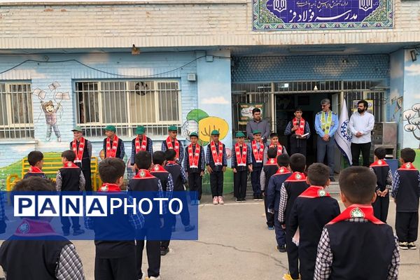 بازدید کشوری از دانش‌آموزان پیشتاز دبستان فولادفر ناحیه دو شهرری 