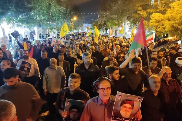 طنین پرشور فریاد مرگ بر اسرائیل و مرگ بر آمریکا توسط مردم ولایتمدار ورامین در محکومیت رژیم صهیونیستی