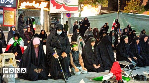 خواندن نماز استغاثه در تجمعات شبانه ملایر