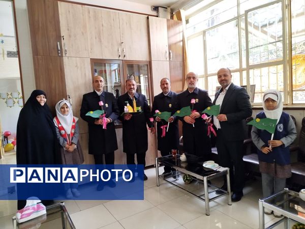حضور خادمین  آستان قدس رضوی در دبستان ۲۲ بهمن ناحیه ۵ مشهد