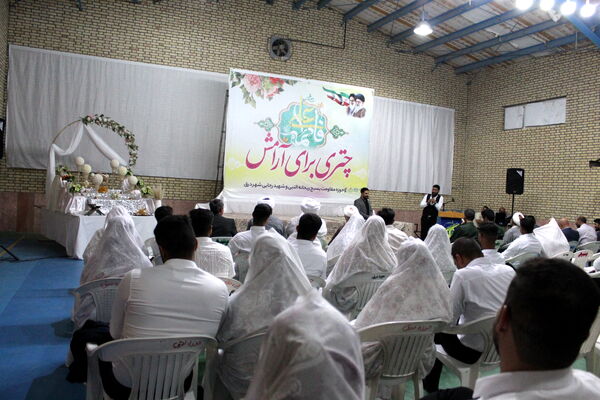 جشن چتری برای آرامش در شهر درق