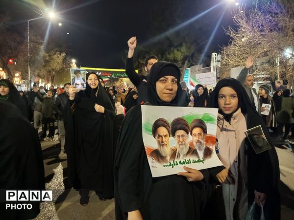 شبی پرشور در حسینیه امام خمینی (ره) نیشابور