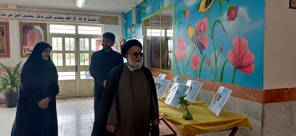 حضور امام جمعه شهرستان نیشابور در دبیرستان نمونه وکیلی استاد شفیعی کدکنی «وکیلی ۱۰»
