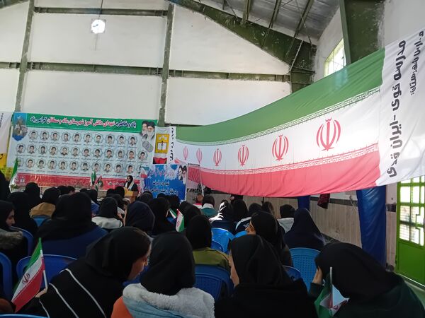 گردهمایی دختران نسل سلیمانی در دبیرستان فاطمه الزهرا(س) 