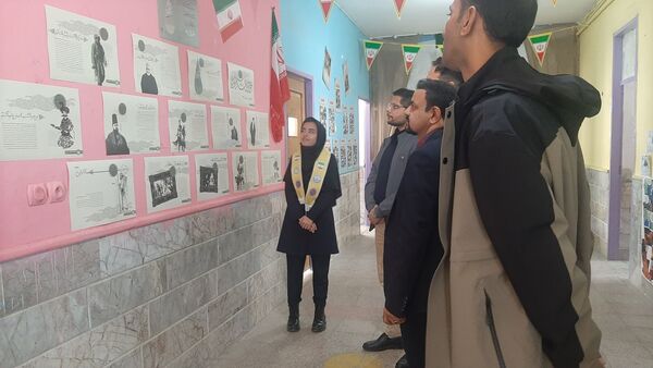 گشایش نمایشگاه «ایرانمون» در دبیرستان نیایش با بازارچه دانش آموزی