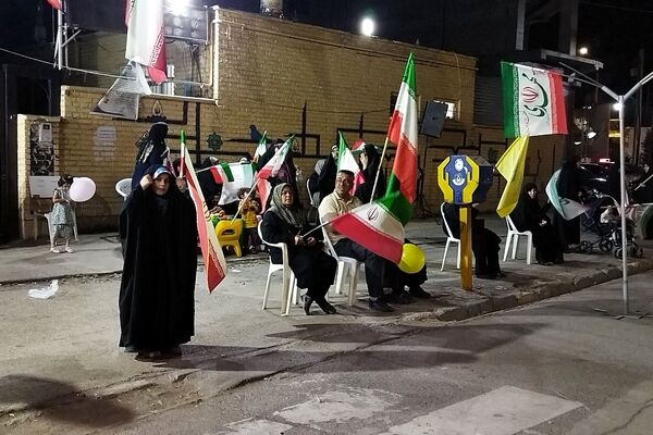 گذری بر اجتماع مردمی روبه روی دبیرستان نمونه فاطمه زهرا در نود و چهارمین شب 