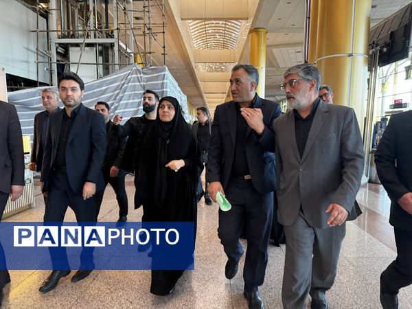 بازدید وزیر راه و شهرسازی از روند خدمات‌رسانی زائران در ایام پایانی دهه صفر