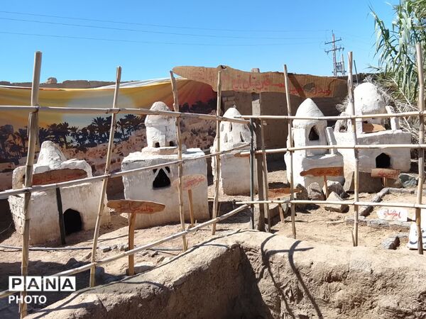 برپایی نمایشگاه «غنچه‌های خونین» در باقرآباد قم