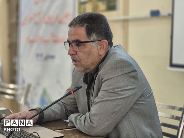 کارگاه آموزشی رابطین طرح ملی دانش‌آموزی نجات «دانا» در تویسرکان