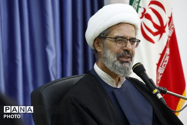دیدار جمعی از دختران نخبه و برجسته با نماینده ولی فقیه در استان خراسان شمالی