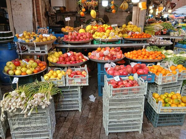 شب یلدا در بازار رشت