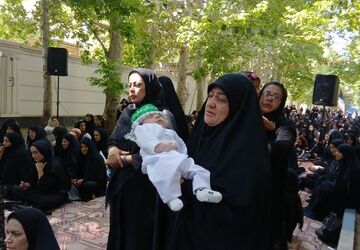 اجتماع بزرگ شیرخوارگان حسینی در اولین جمعه ماه محرم 