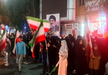 شادی مردم آباده بعد از عملیات موشکی موفق سپاه پاسداران