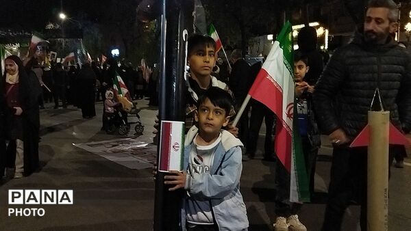 از پیر تا کودک برای حفظ وطن آمدند-۲