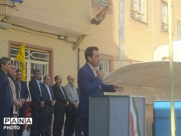 نواخته شدن زنگ مهر در دبیرستان نمونه شهید آیت‌الله خامنه‌ای 