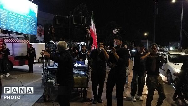 گذری بر فعالیت هیئت جوانان امام موسی بن جعفر (ع) در شب عاشورا 