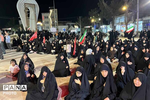 همزمان با شهادت امام حسن عسکری(ع)؛ مردم در چهلم رهبر شهید انقلاب به میدان آمدند
/2