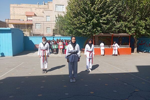 افتتاحییه المپیاد ورزشی دورن مدرسه دبیرستان دخترانه دانش‌نیا