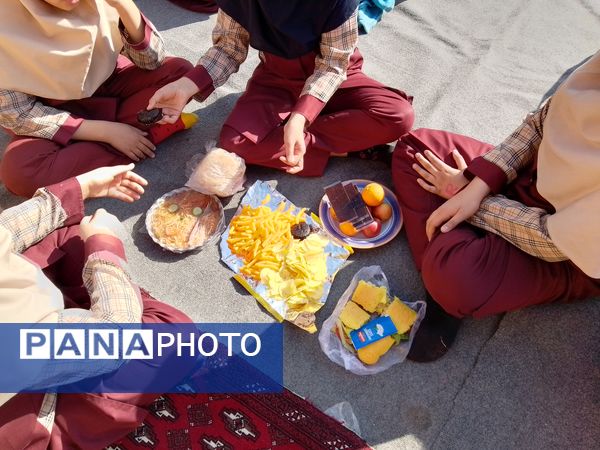 برگزاری جشنواره غذا در مدرسه طهوریان ۲ ناحیه پنج