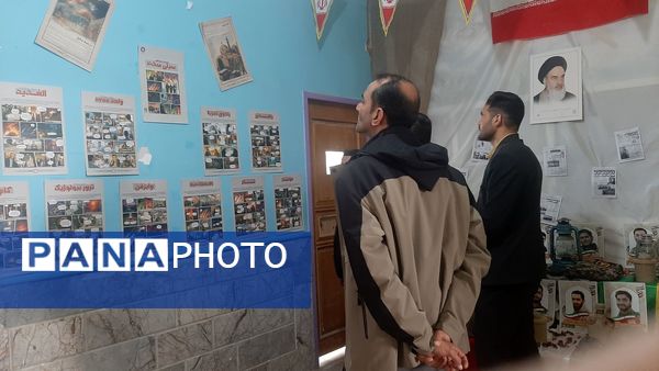 گشایش نمایشگاه «ایرانمون» در دبیرستان نیایش با بازارچه دانش آموزی