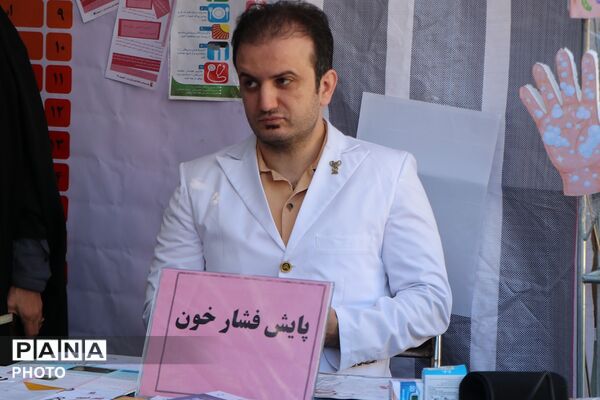 «مهر کریمانه» با حضور وزیر آموزش و پرورش در دبستان پروین اعتصامی بهارستان‌دو