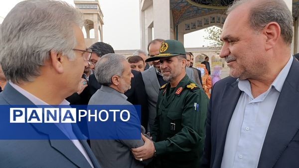 مراسم استقبال از وزیر آموزش و پرورش در گلزار شهدای نیشابور 