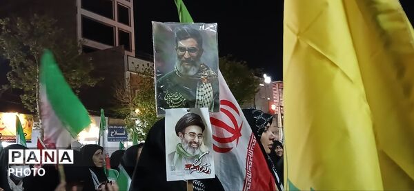 حضور پررنگ مردمان هشتگرد در راهپیمایی هرشب 