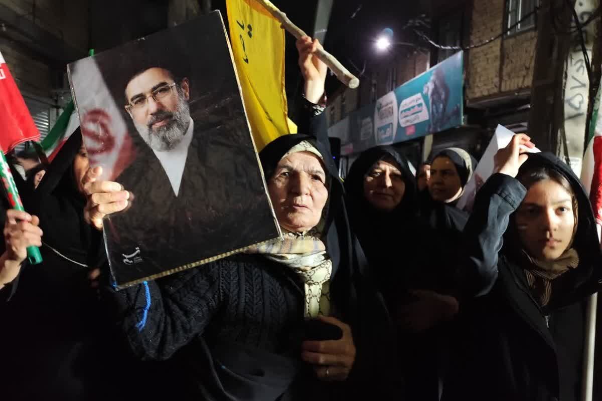 تجمع مردمی شهر صباشهر برای حمایت از رزمندگان اسلام