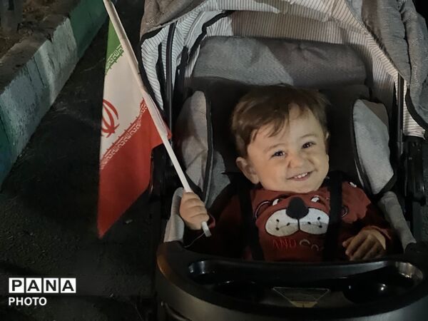 حضور کودکان در تجمعات مردمی کرج