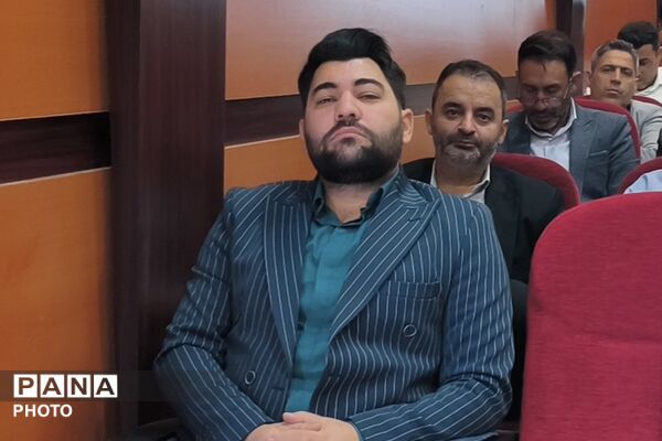 جلسه فصلی مدیران ناحیه دو بهارستان در سالن اجتماعات سجادیه