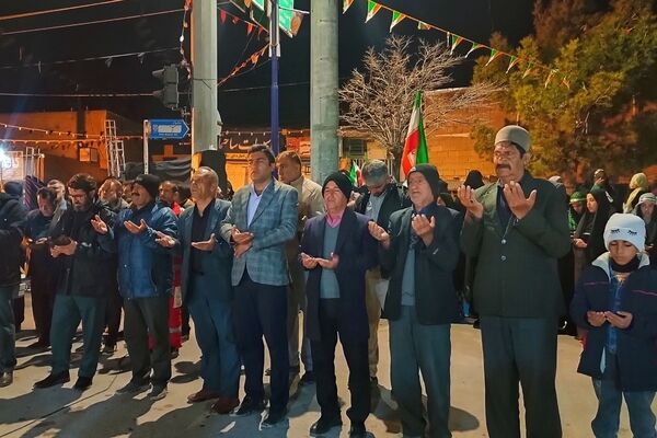 قرائت دعای توسل برای پیروزی رزمندگان جبهه مقاومت در موج سی و نهم حماسه شهرستان مارگون