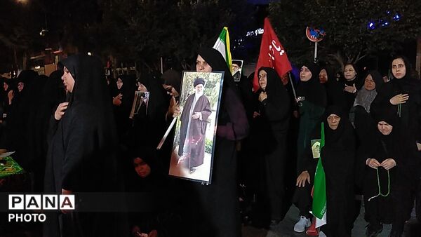 آیین عزاداری و نماز استغاثه به یاد رهبر امت اسلام در حسینیه امام خمینی 