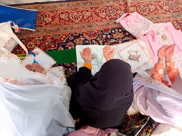دهه نودی‌ها در نماز عبادی سیاسی جمعه