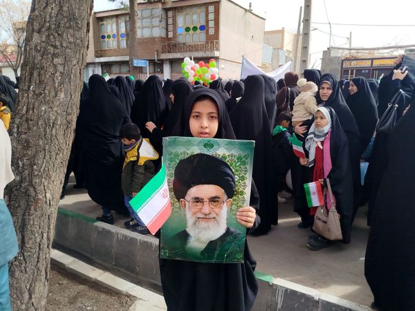 حضور پر شور کودکان و نوجوانان خلیل آبادی در راهپیمایی ۲۲ بهمن