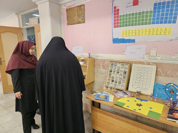 برپایی نمایشگاه علمی- پژوهشی و فرهنگی-هنری توسط دانش آموزان رشته علوم تجربی 