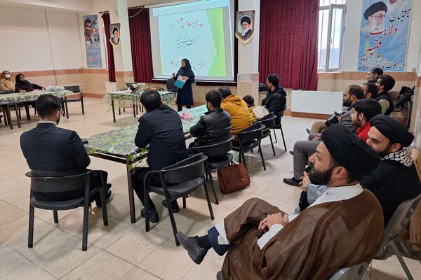کارگاه توانمندسازی دبیران درس تفکر و سبک زندگی در پردیس