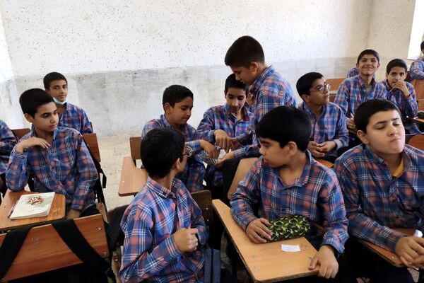 انتخاباتی برای ایجاد آرامش فکری و روحی در دبیرستان معارف صدرا ولایت 