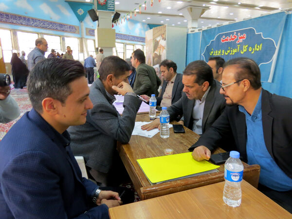 برپایی میز خدمت آموزش و پرورش خراسان شمالی